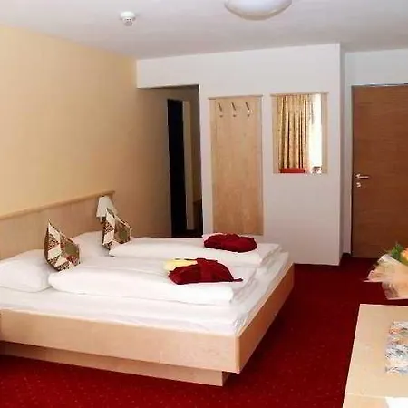 Residenz Dunza Garni Hotel 3*